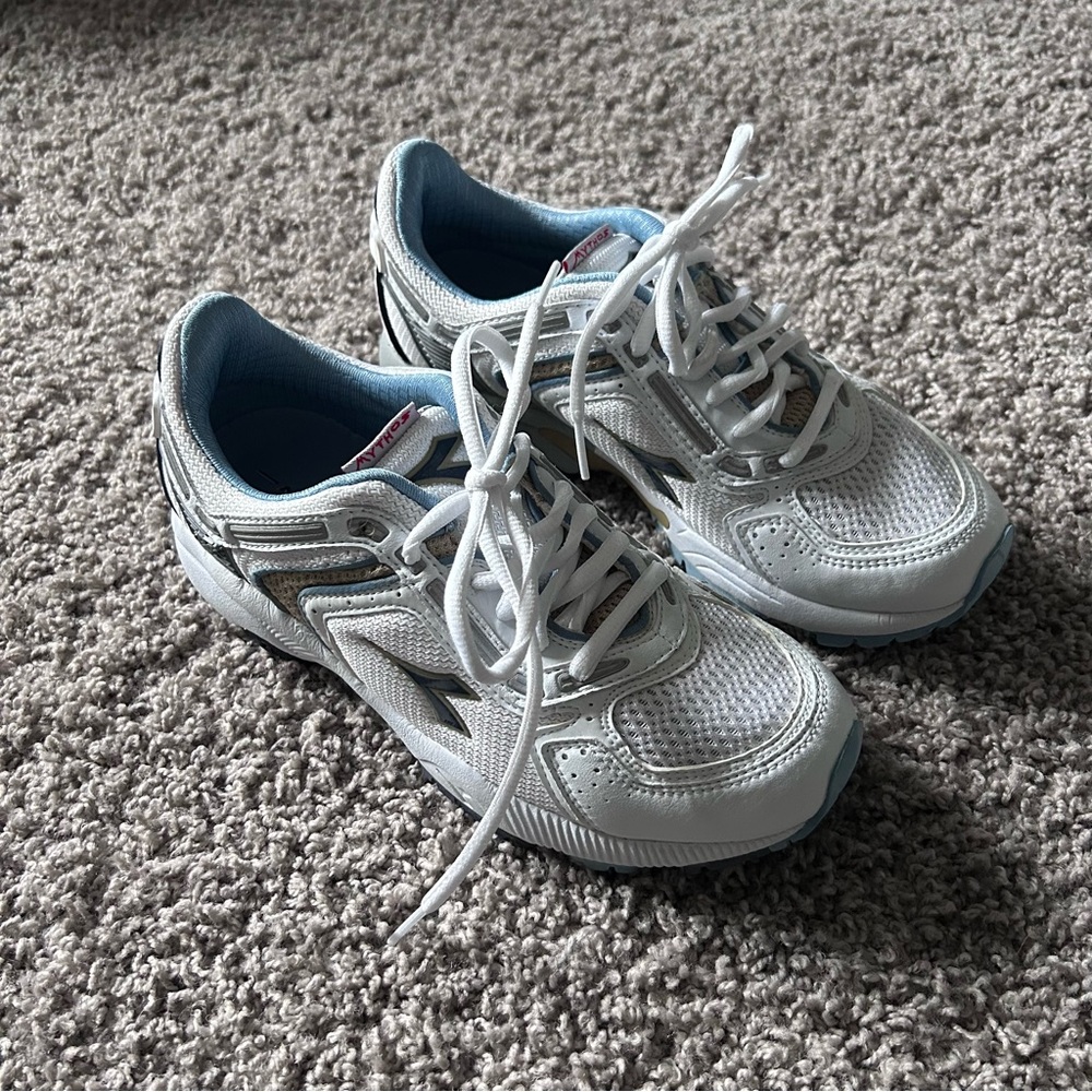 Mythos New shoes
